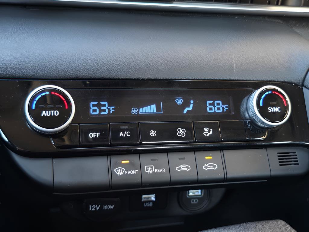 Certified 2022 Hyundai Elantra SEL image 31