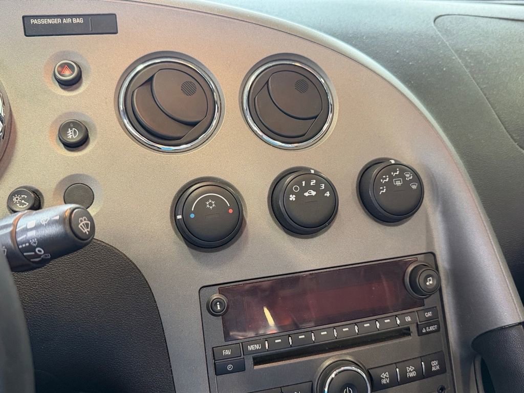 Used 2007 Pontiac Solstice Convertible w/ Premium Package image 19