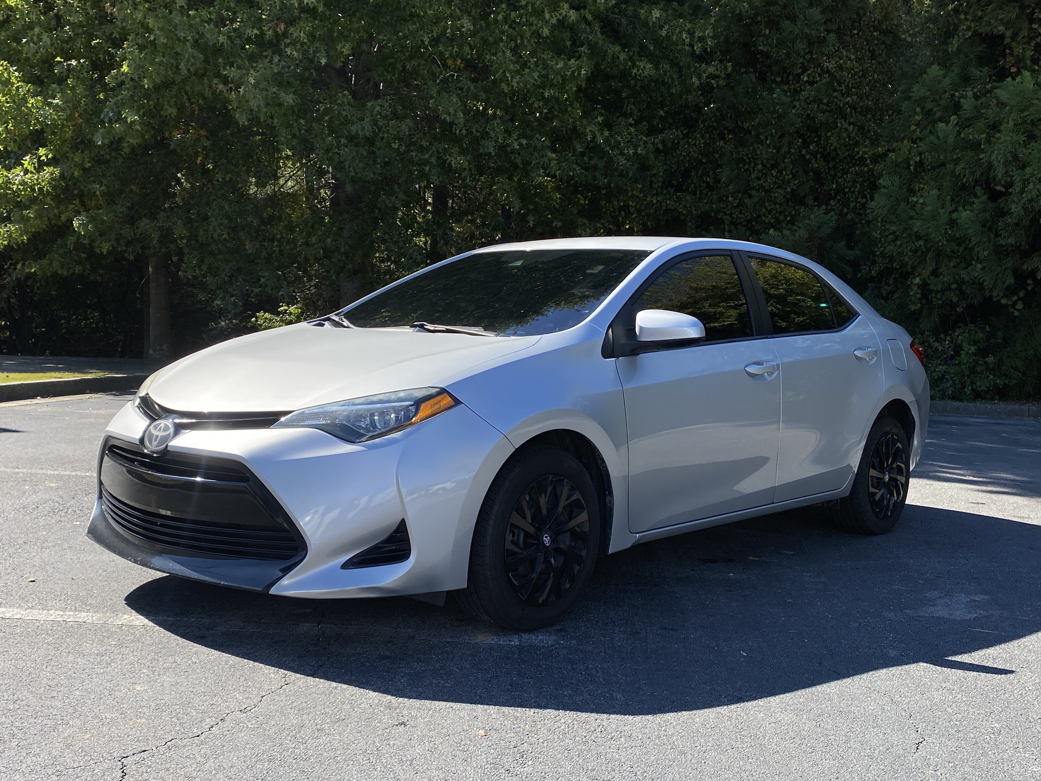 Used 2018 Toyota Corolla LE FWD image 5