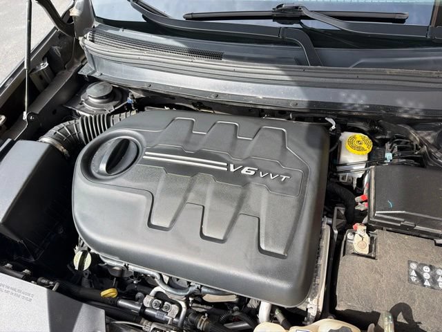 Used 2019 Jeep Cherokee Trailhawk w/ Cold Weather Group AWD/4WD image 23