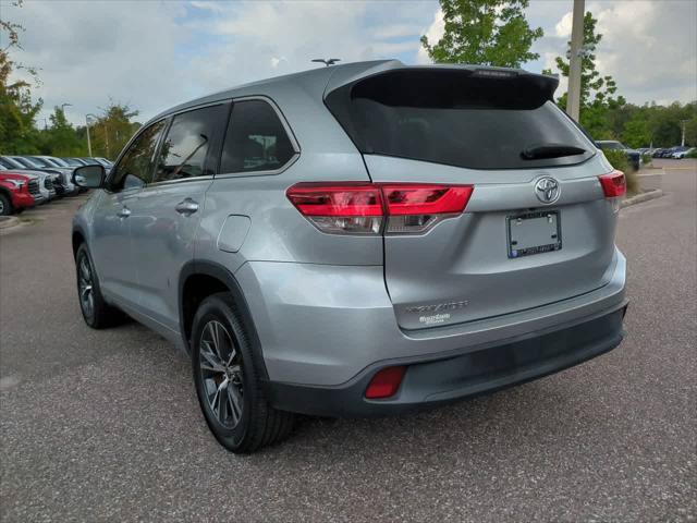 Certified 2017 Toyota Highlander LE FWD image 4