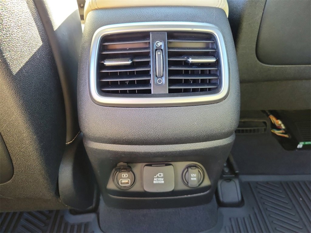 Used 2016 Kia Sorento SX w/ SXL Technology Package image 13