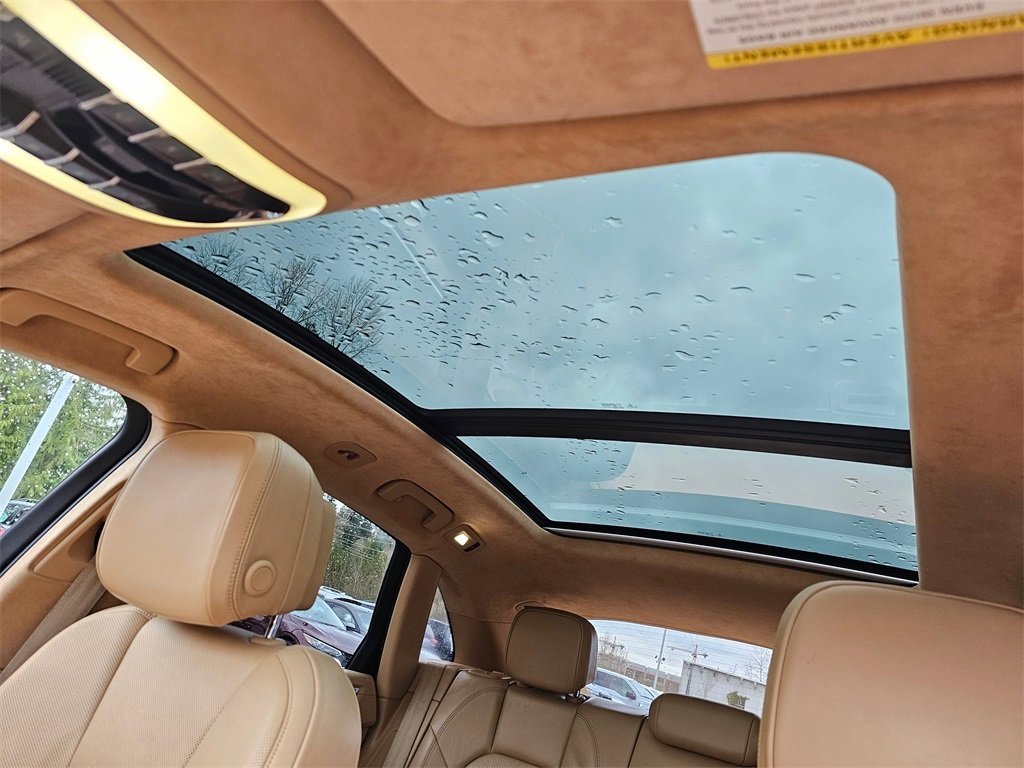 Used 2016 Porsche Macan Turbo image 11