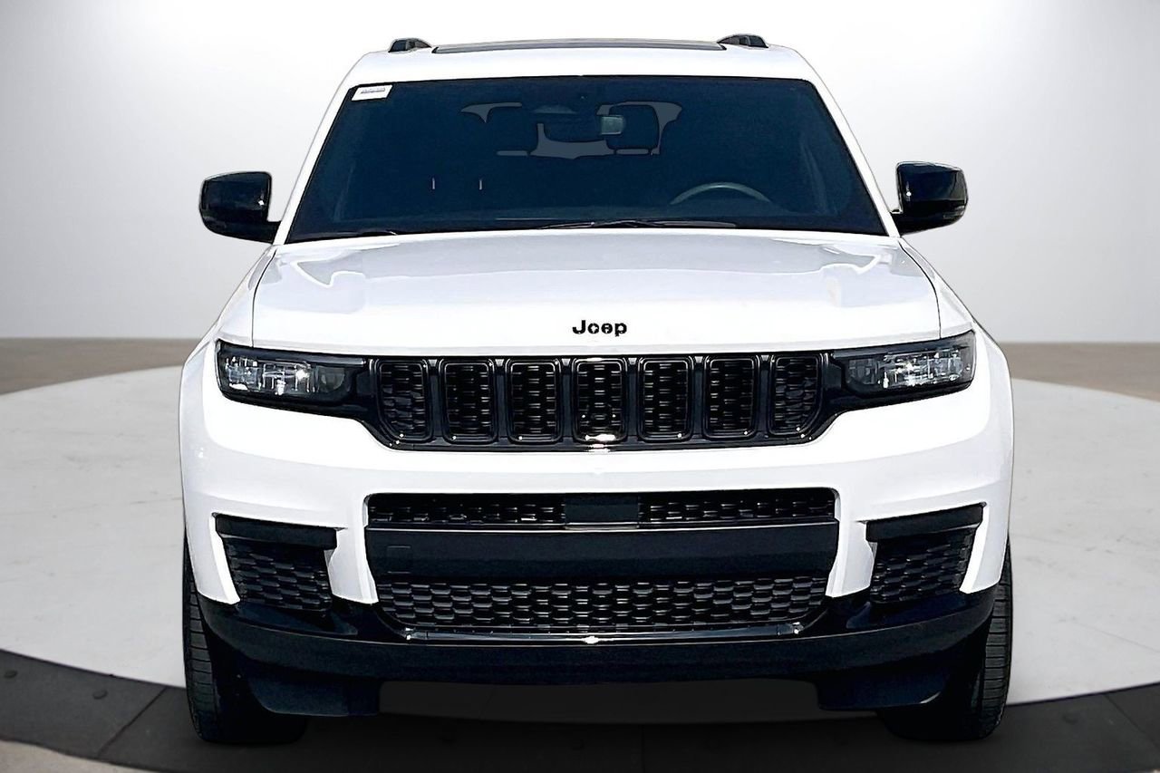 Certified 2023 Jeep Grand Cherokee L Laredo image 3