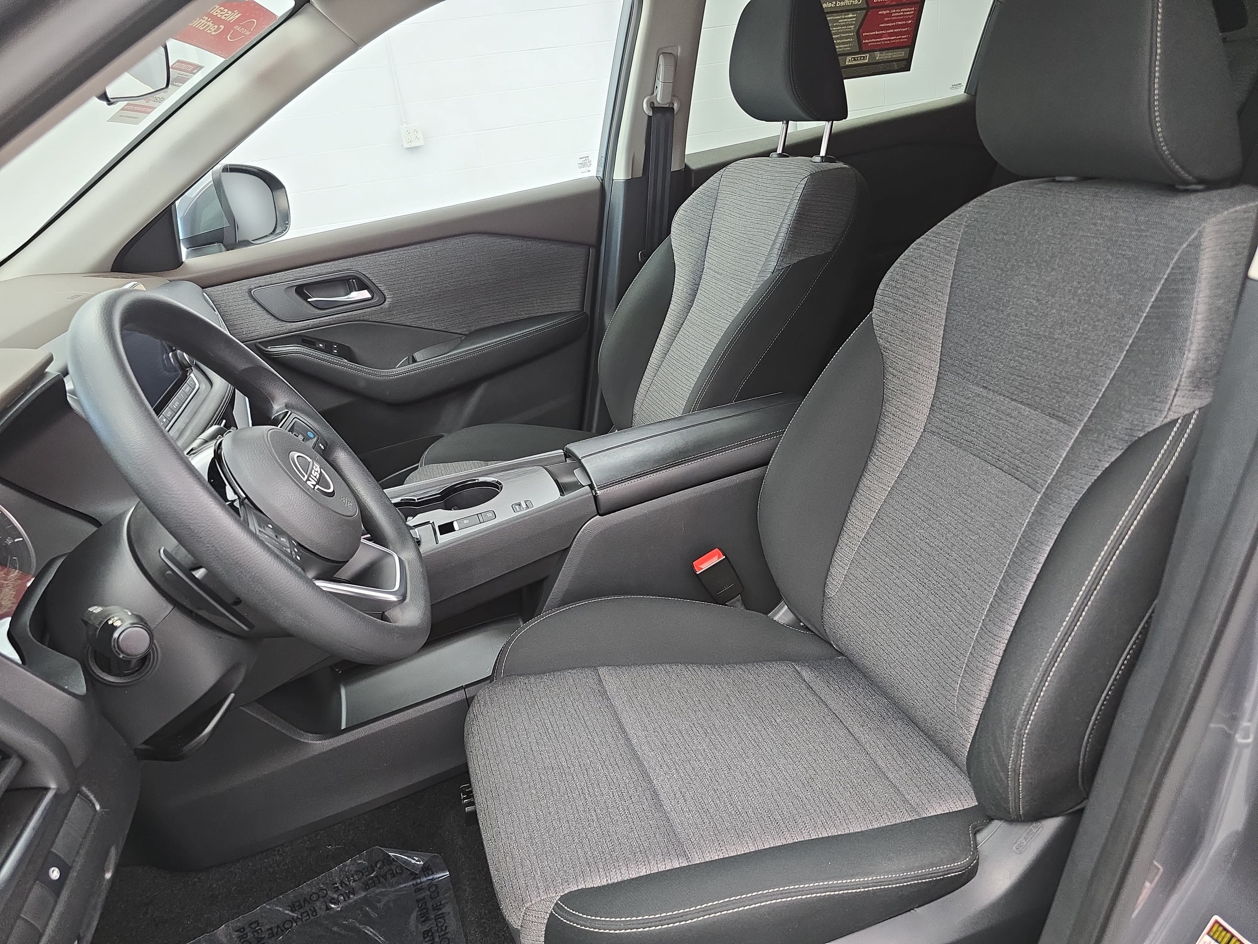 Certified 2023 Nissan Rogue SV FWD image 14