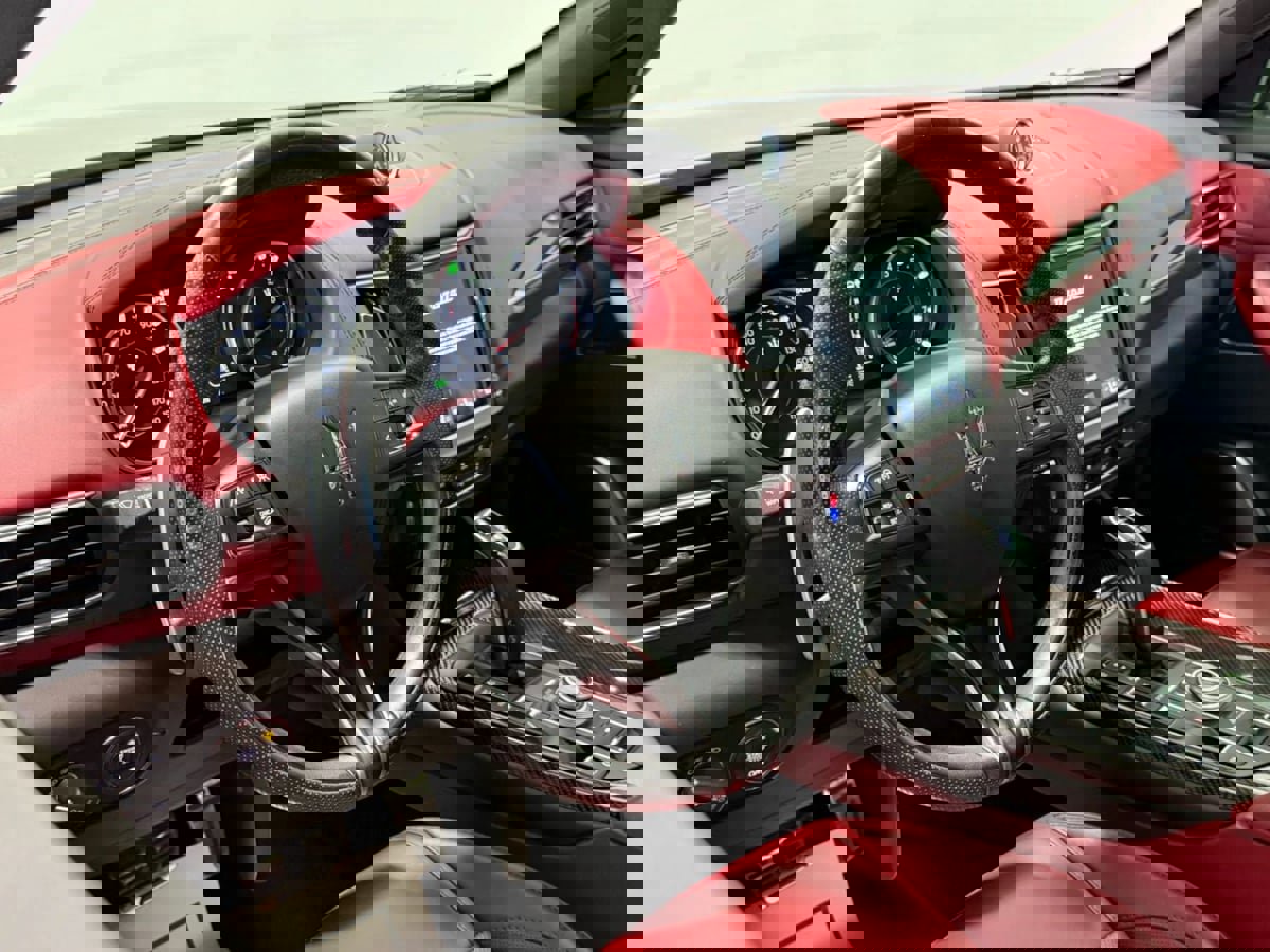 Used 2021 Maserati Levante S GranSport image 12