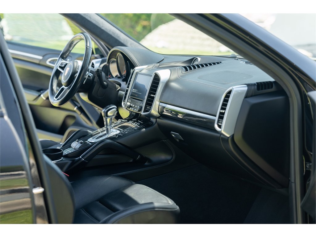 Used 2017 Porsche Cayenne image 12