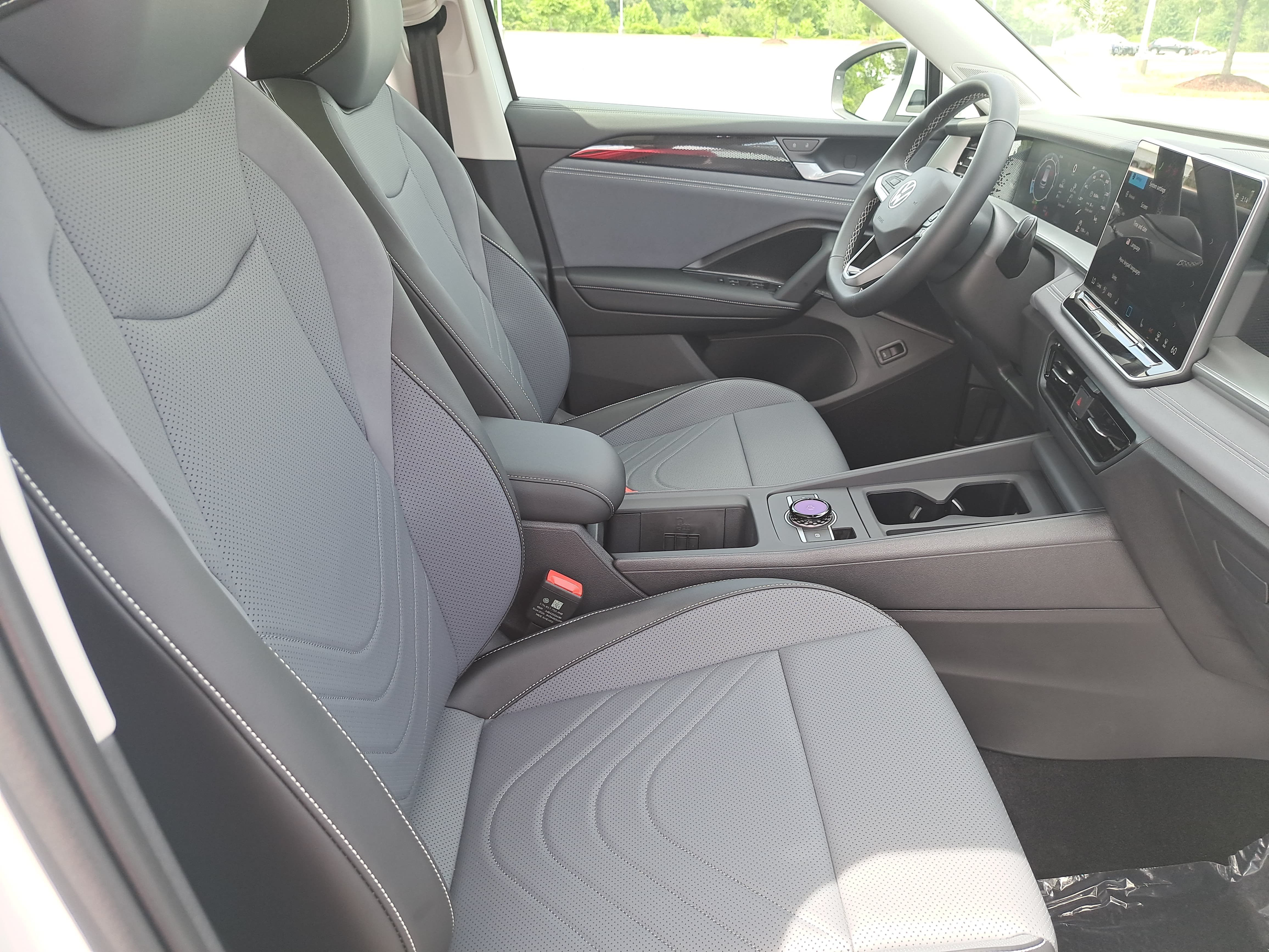 New 2026 Volkswagen Tiguan SE AWD/4WD image 10