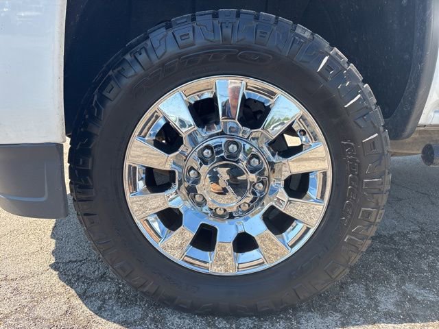 Used 2017 GMC Sierra 2500 Denali w/ Duramax Plus Package AWD/4WD image 17