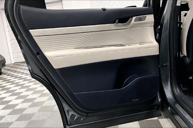 Used 2023 Hyundai Palisade Calligraphy w/ Cargo Package FWD image 23