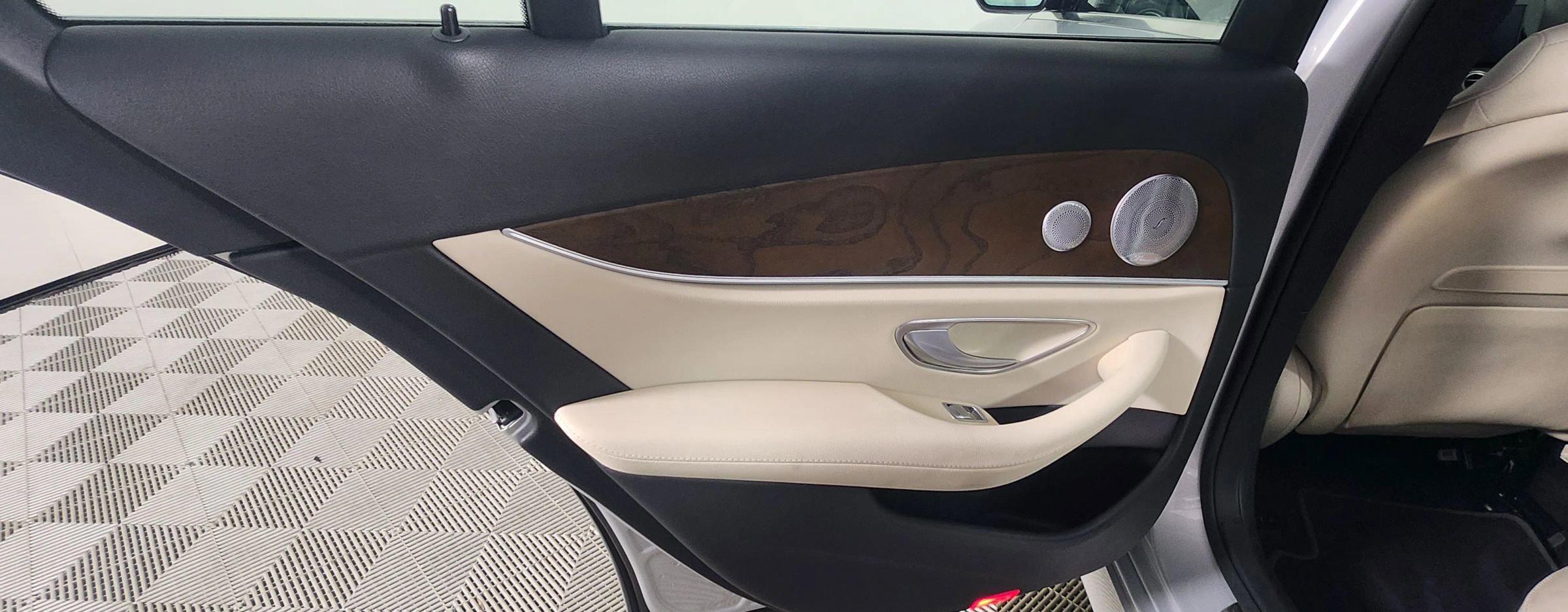 Used 2019 Mercedes-Benz E 450 E 450 4MATIC Sedan 4D image 12