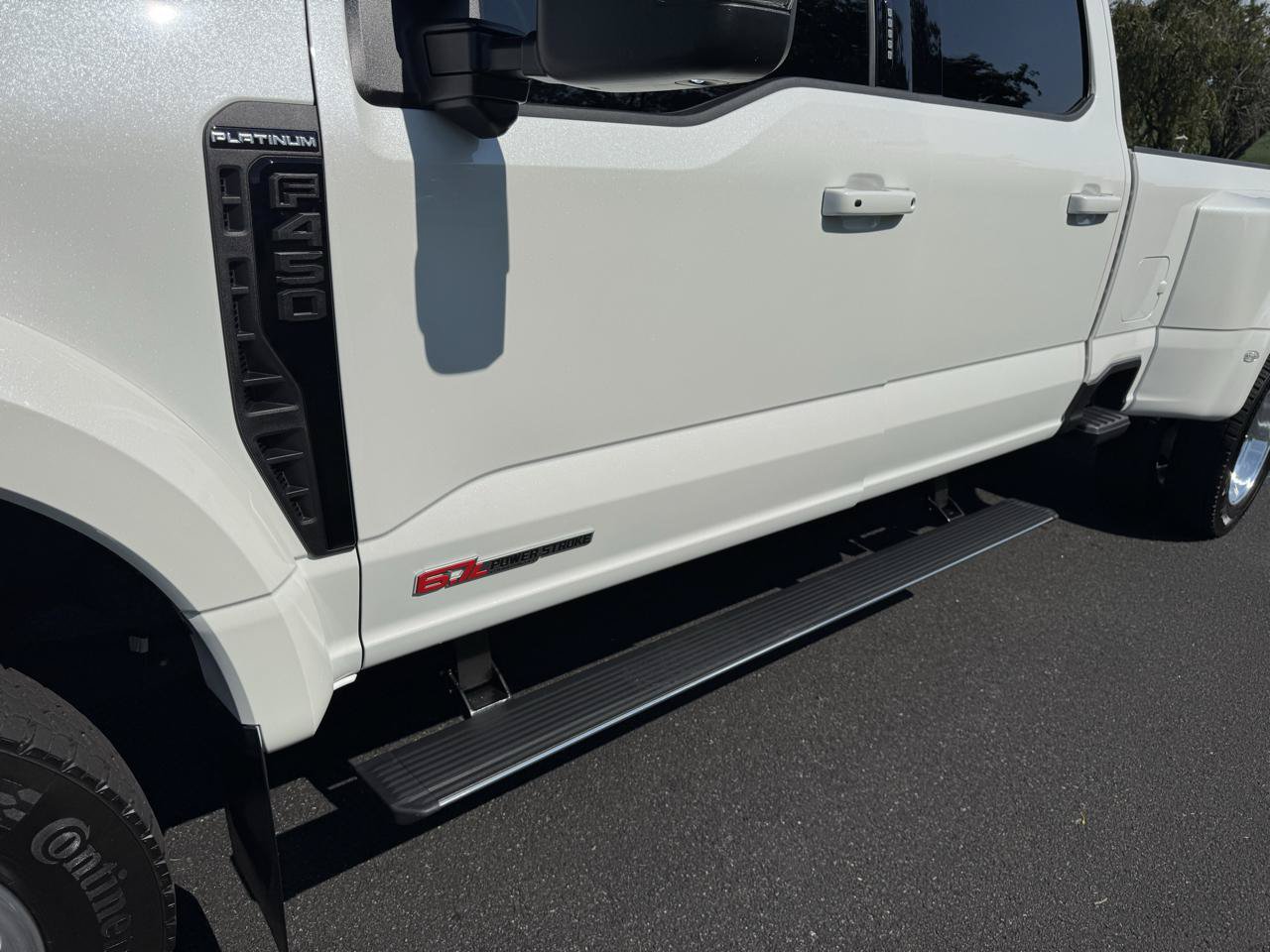 Used 2026 Ford F450 Platinum w/ FX4 Off-Road Package AWD/4WD image 28