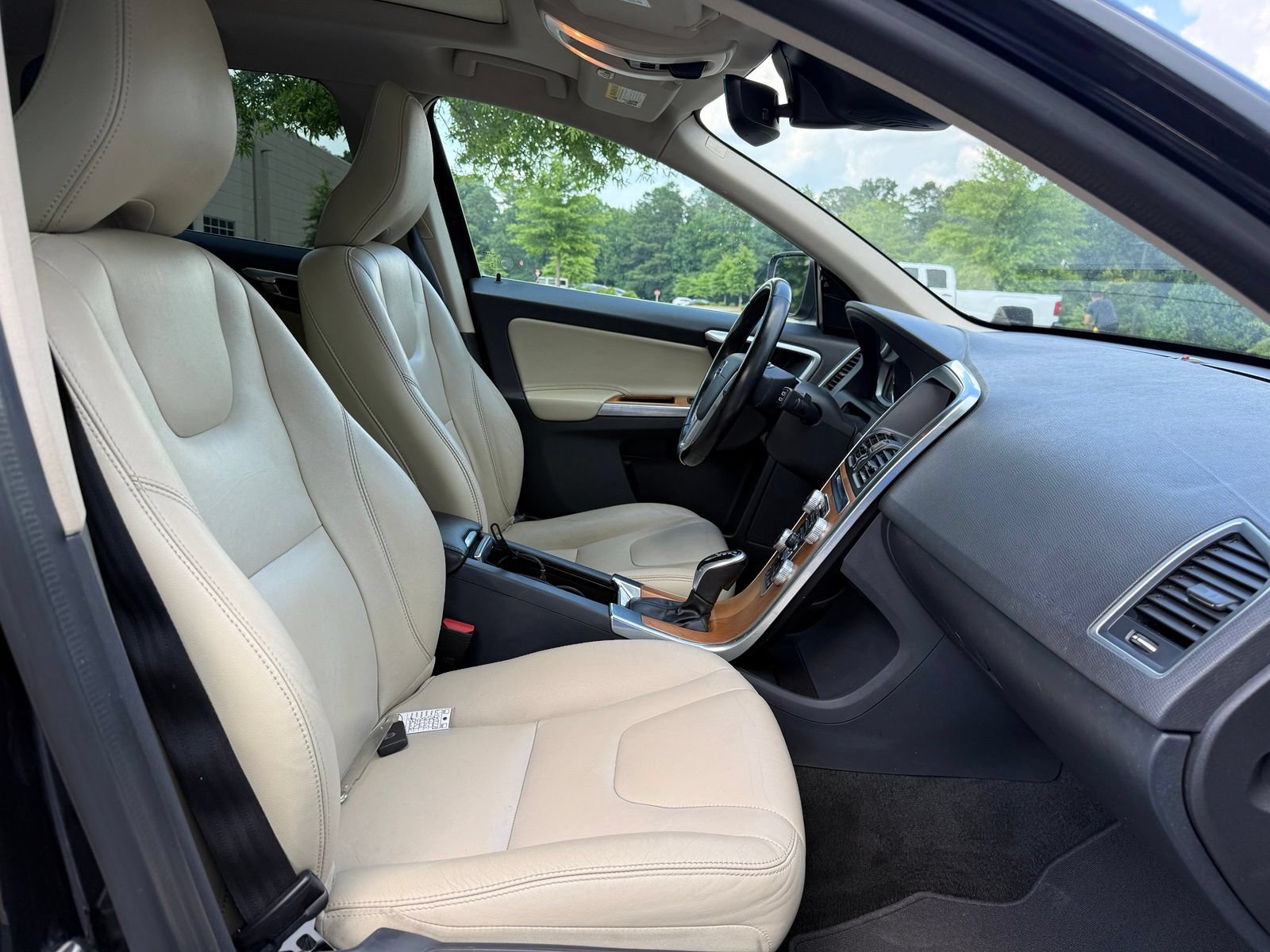 Used 2017 Volvo XC60 T6 Inscription w/ Climate Package AWD/4WD image 36