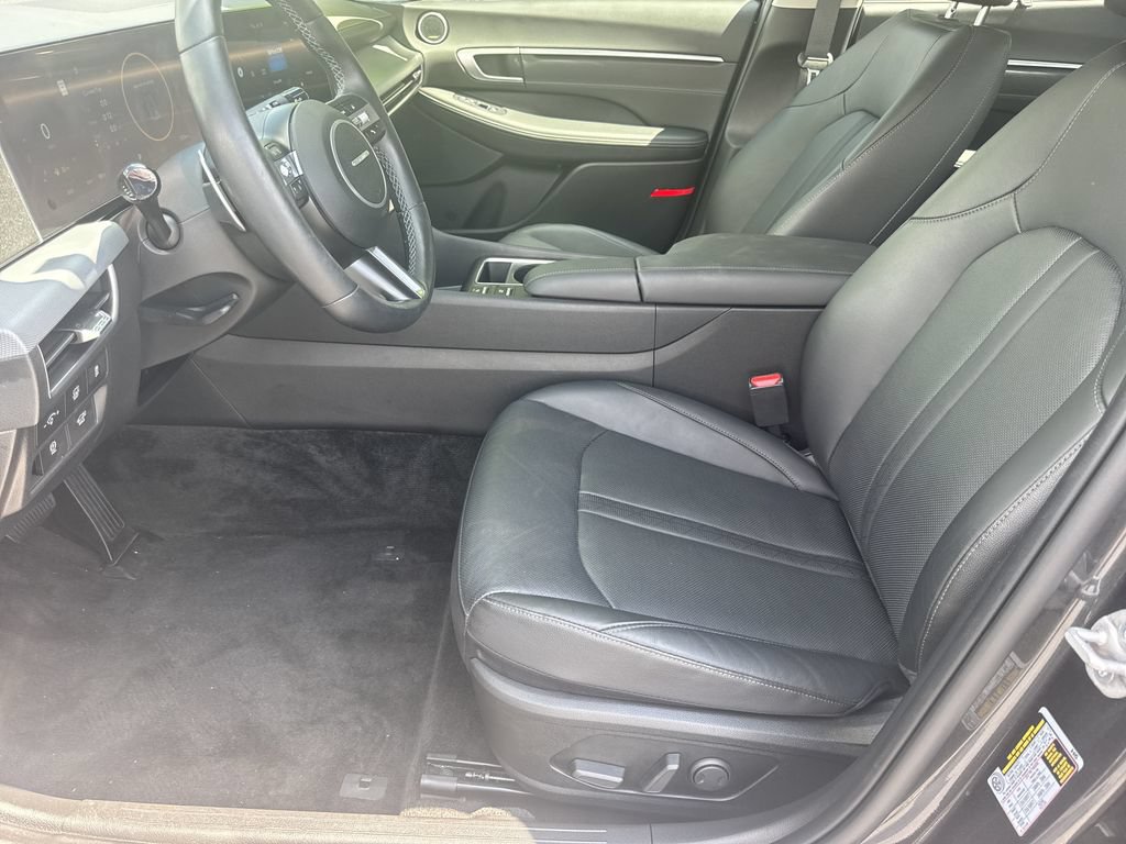 Used 2025 Hyundai Sonata Limited FWD image 8
