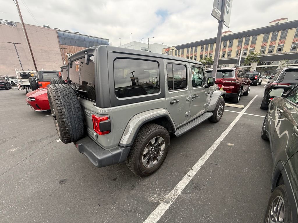 Used 2018 Jeep Wrangler Unlimited Sahara AWD/4WD image 2