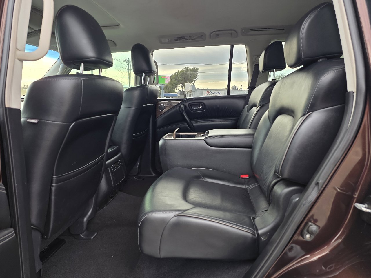 Used 2017 INFINITI QX80 4WD w/ Driver Assistance Package image 13