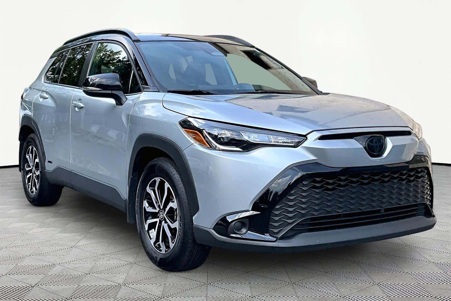 Used 2024 Toyota Corolla Cross AWD Hybrid w/ Moonroof Package image 3