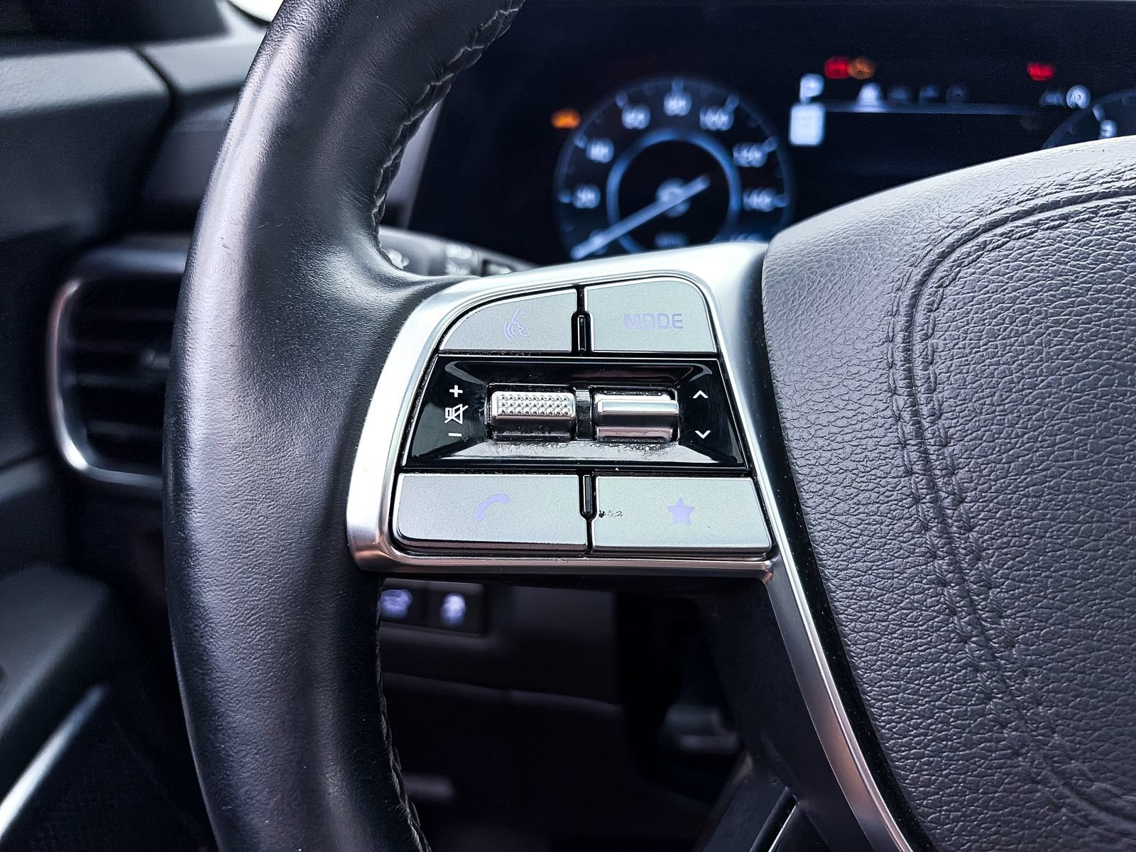 Certified 2025 Kia Telluride SX X-Line AWD/4WD image 39