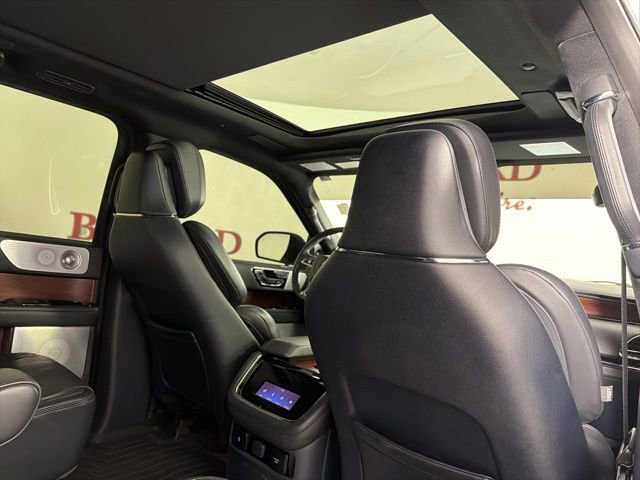 Used 2023 Lincoln Navigator Reserve AWD/4WD image 19