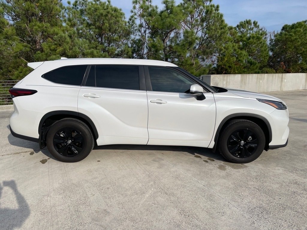 Used 2024 Toyota Highlander XLE image 8