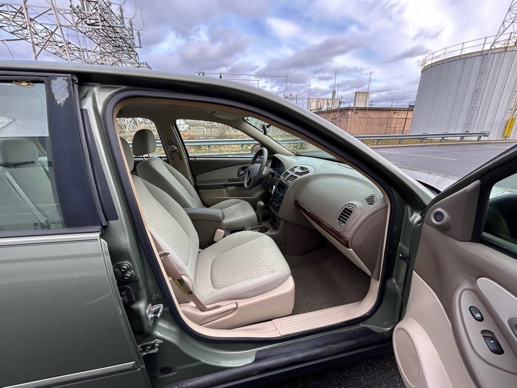 Used 2005 Chevrolet Malibu w/ Preferred Equipment Group image 35