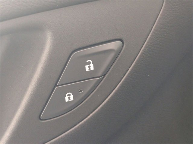 Used 2023 Chevrolet Equinox LT w/ Driver Convenience Package image 11