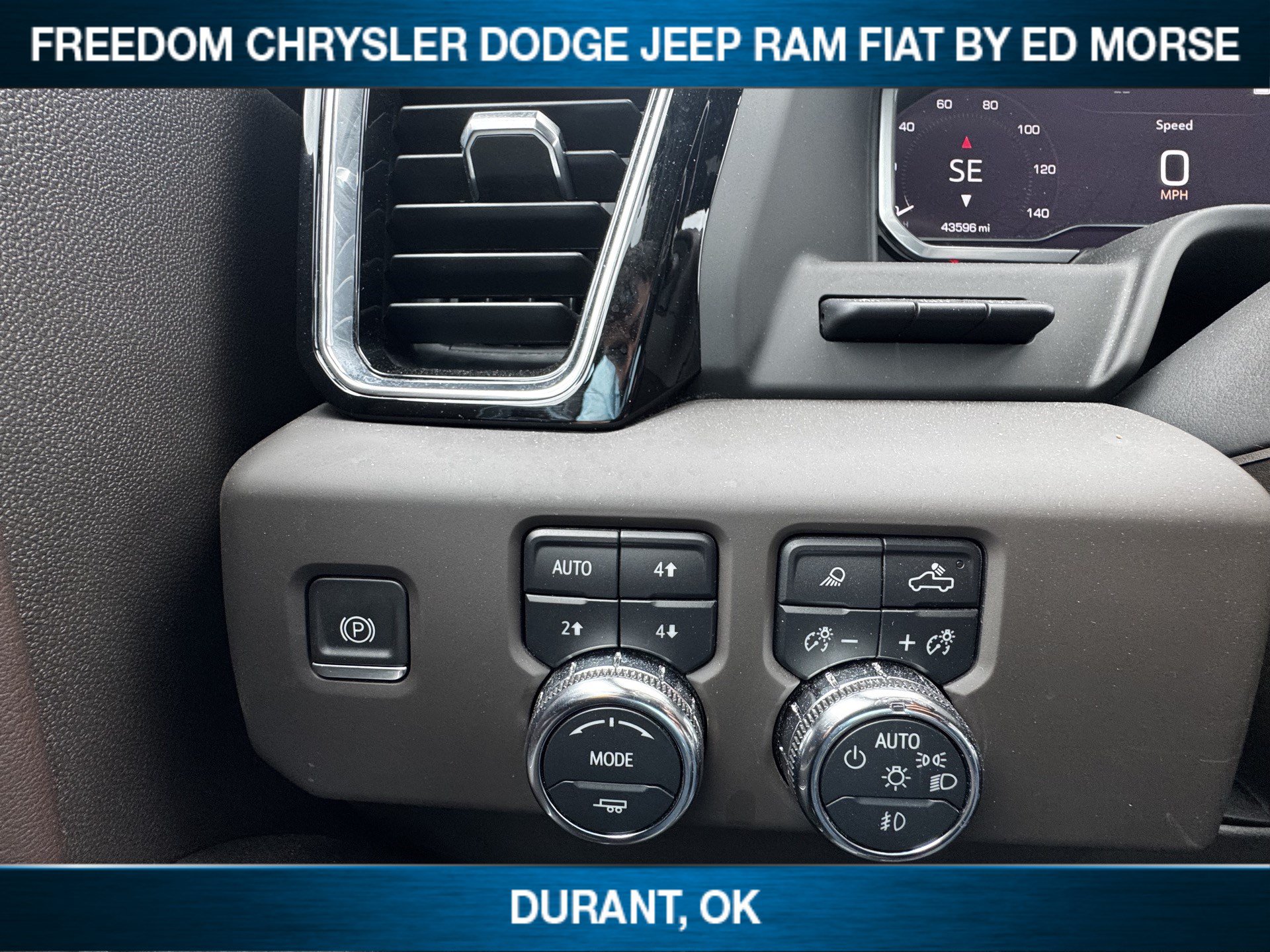 Used 2023 GMC Sierra 1500 Denali w/ Denali Reserve Package AWD/4WD image 11