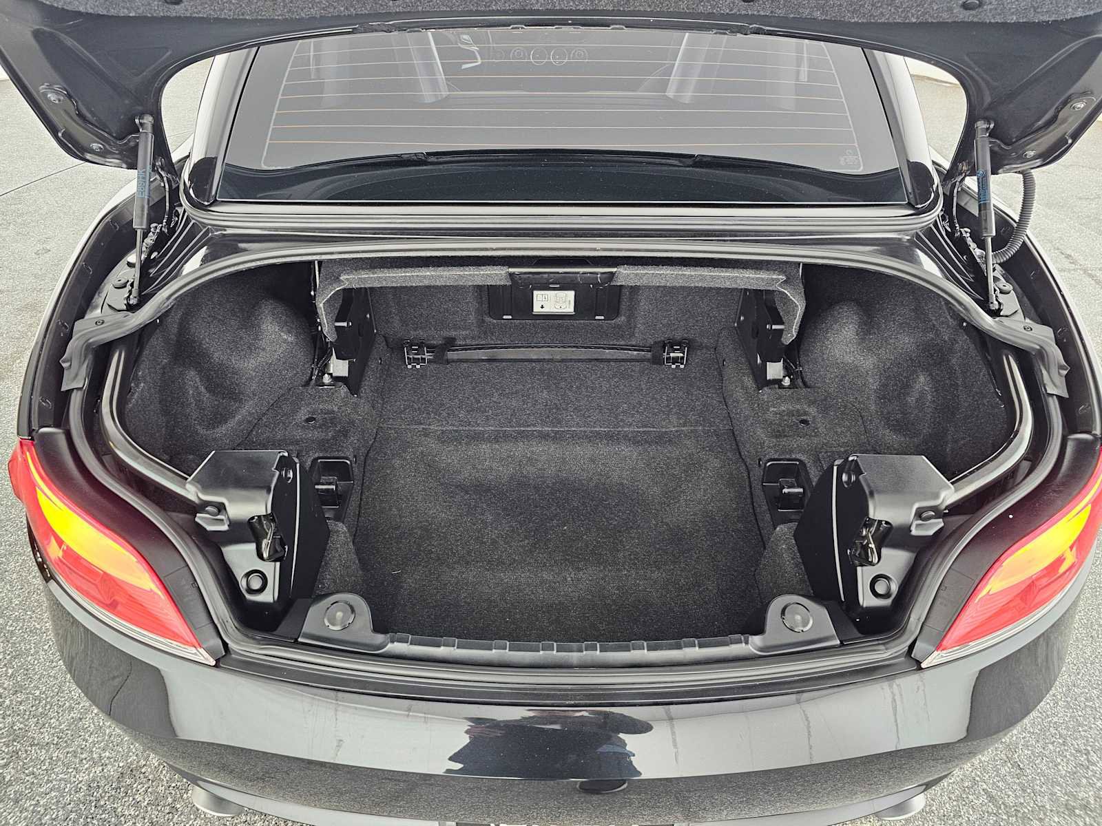 Used 2010 BMW Z4 sDrive35i image 14