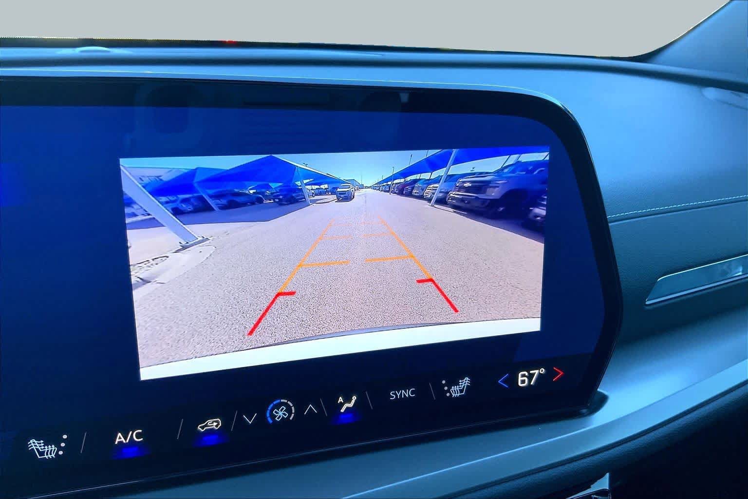 Used 2025 Chevrolet Traverse LT FWD image 27