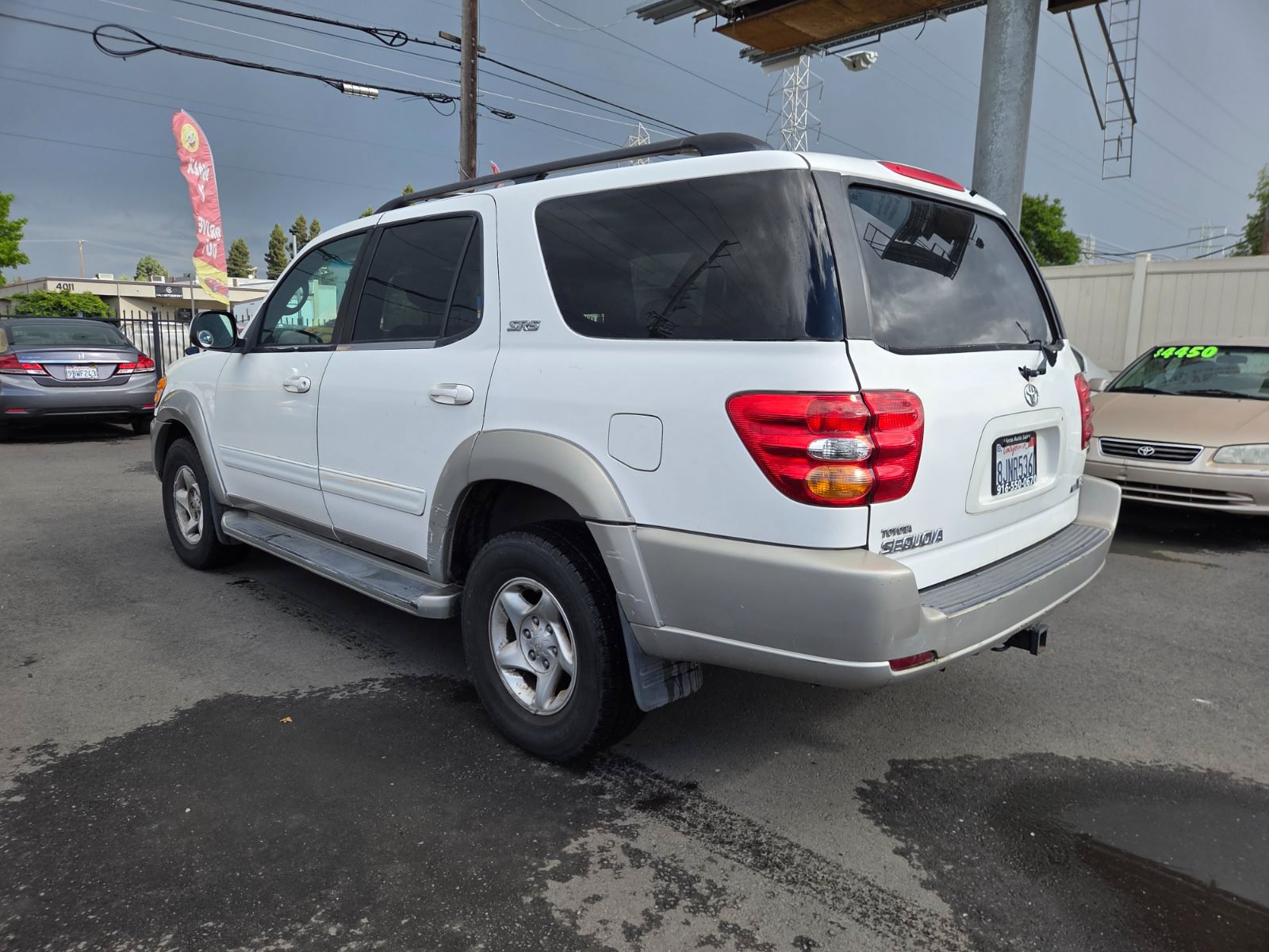 Used 2002 Toyota Sequoia SR5 RWD image 2