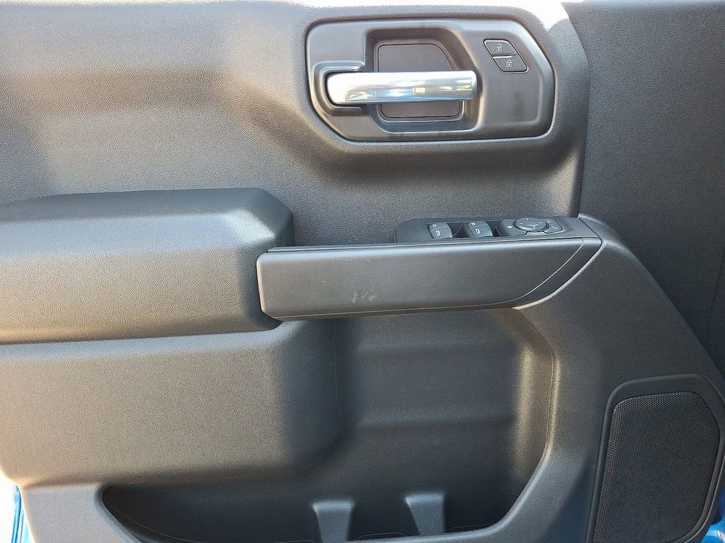 Used 2025 Chevrolet Silverado 1500 Custom w/ Turbomax Blackout Package image 12