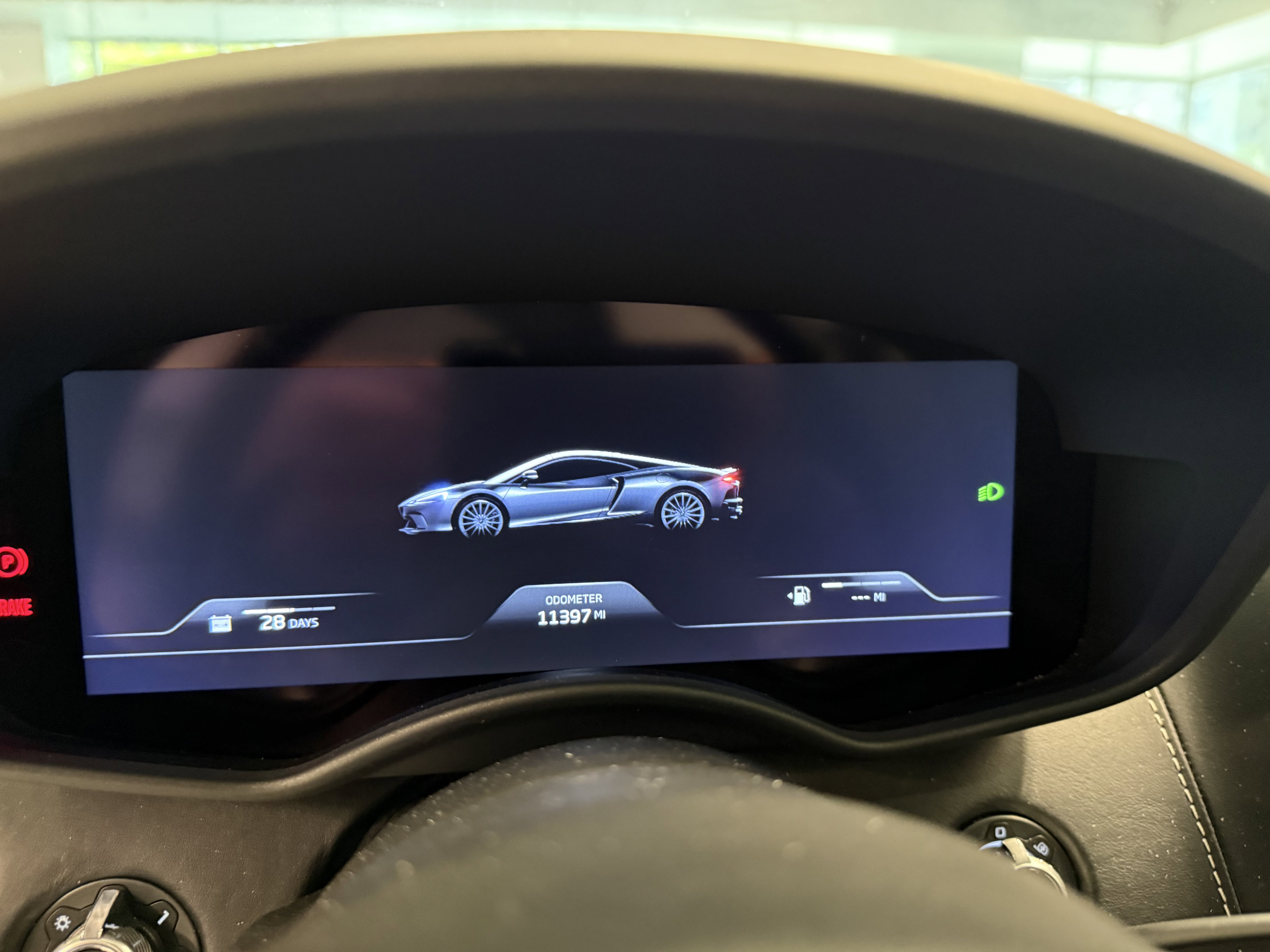 Used 2023 McLaren GT RWD image 9