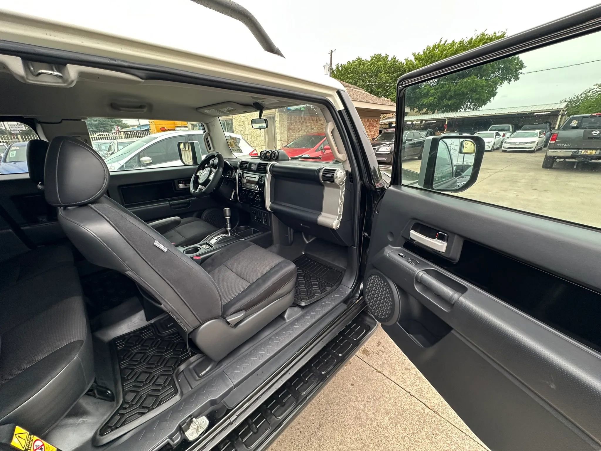 Used 2007 Toyota FJ Cruiser 2WD image 18