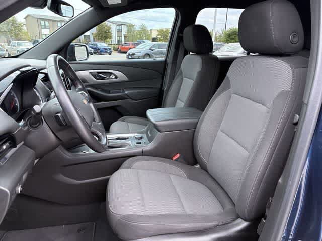 Used 2022 Chevrolet Traverse LT w/ LPO, Cargo Package FWD image 17