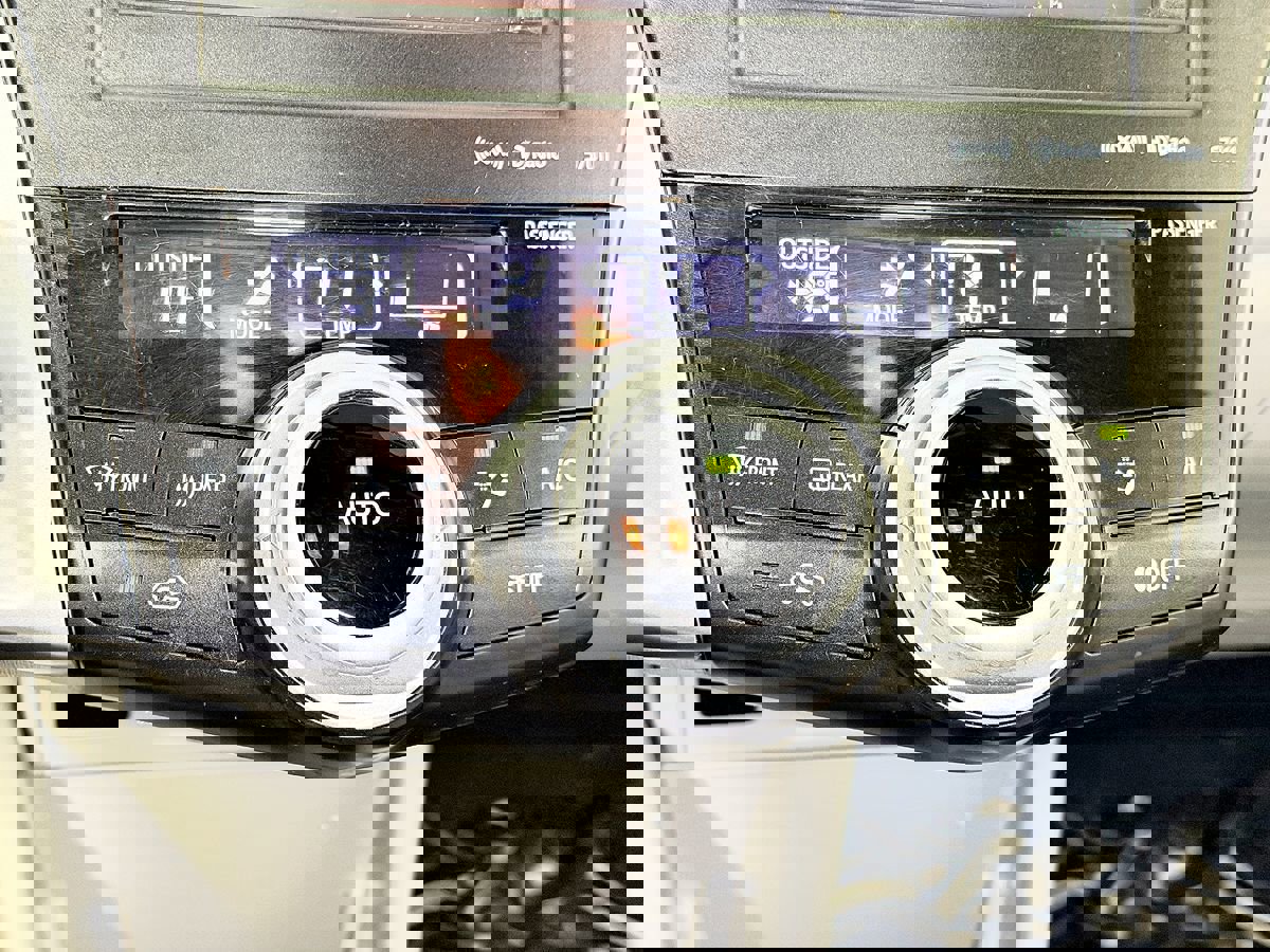 Used 2012 Toyota Prius V Three image 33