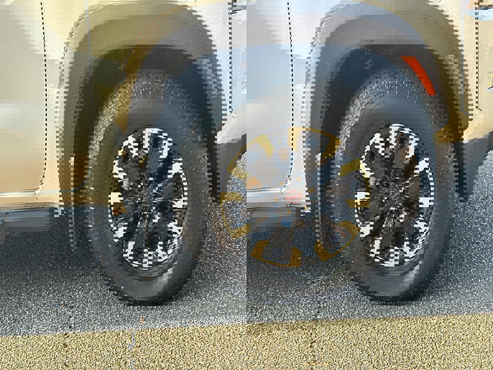 Used 2022 Nissan Frontier Pro-X image 12