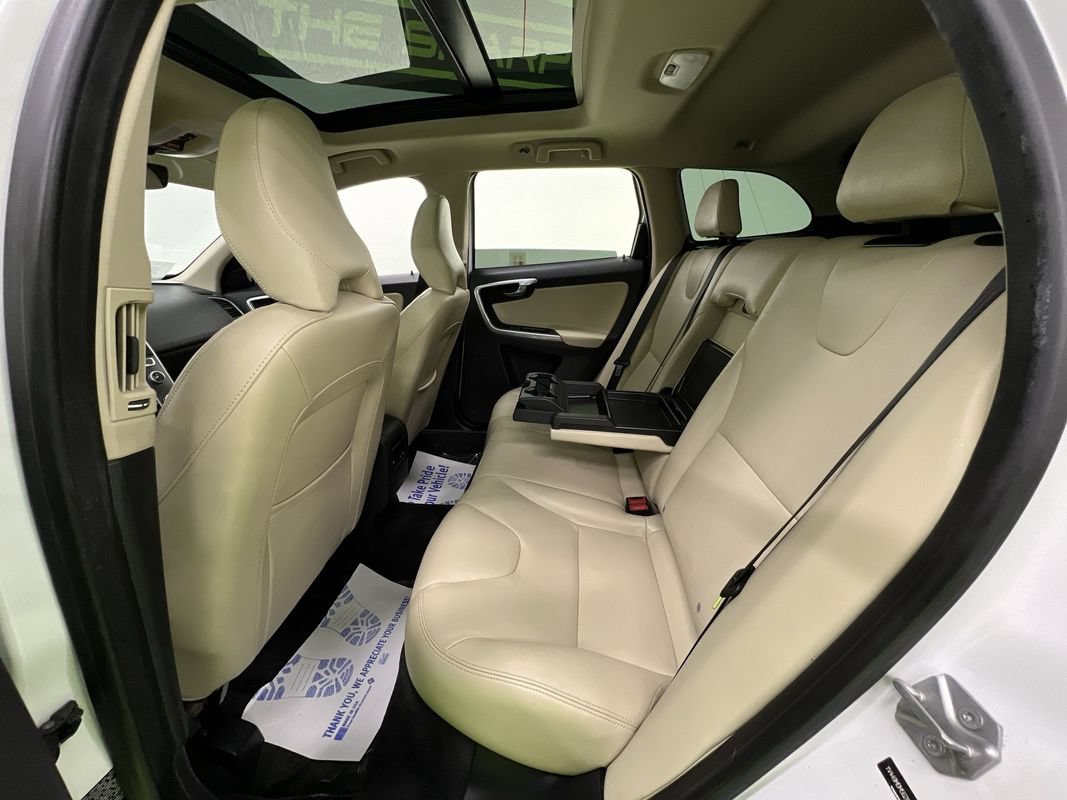 Used 2016 Volvo XC60 T6 Platinum w/ Climate Package FWD image 28