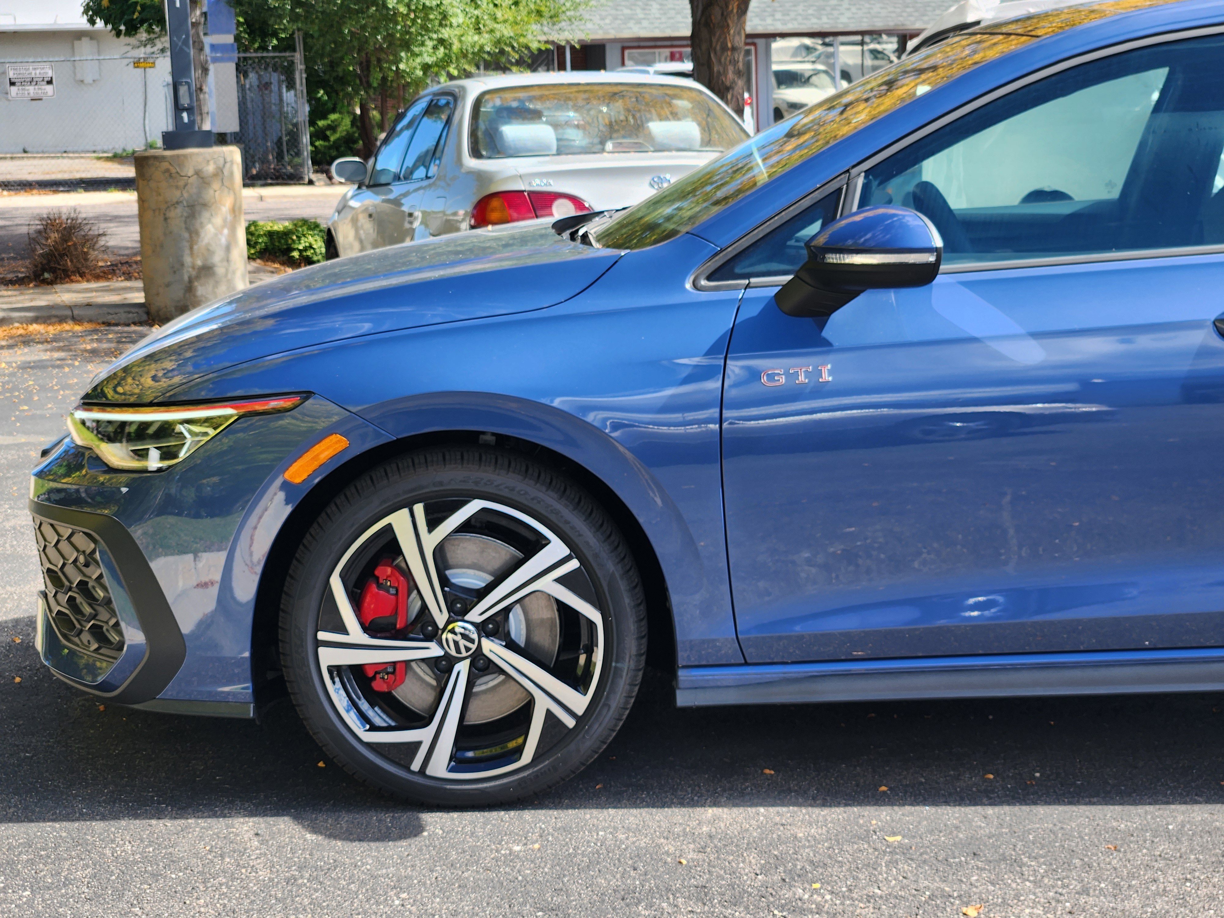 New 2025 Volkswagen GTI SE image 2