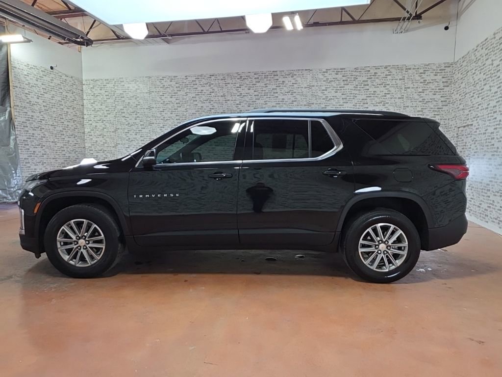 Used 2023 Chevrolet Traverse LT image 4