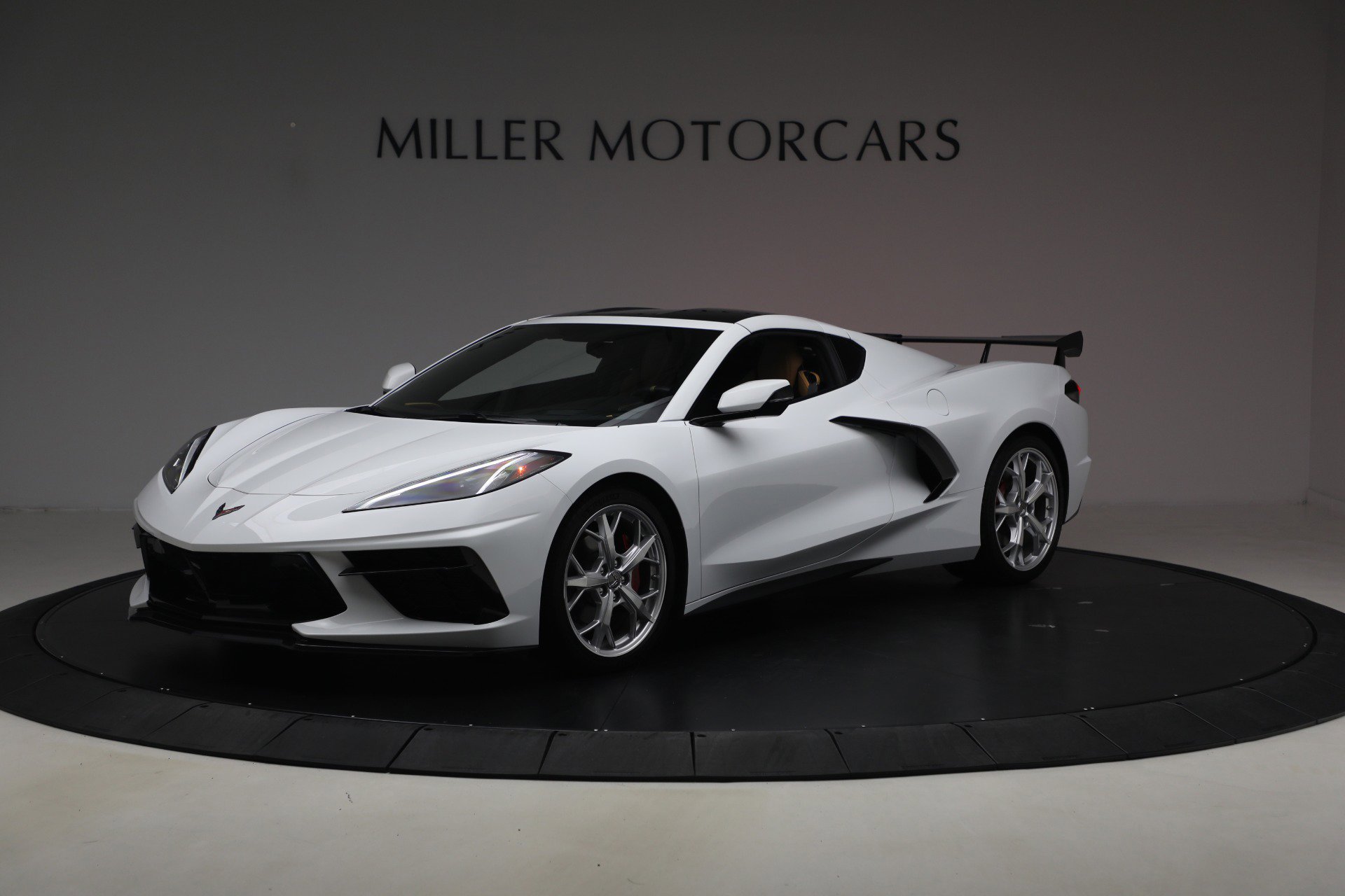 Used 2021 Chevrolet Corvette Stingray Preferred Cpe w/ Engine Appearance Package RWD image 2