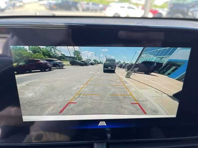 New 2026 Chevrolet Trax ACTIV w/ Sunroof Package FWD image 17