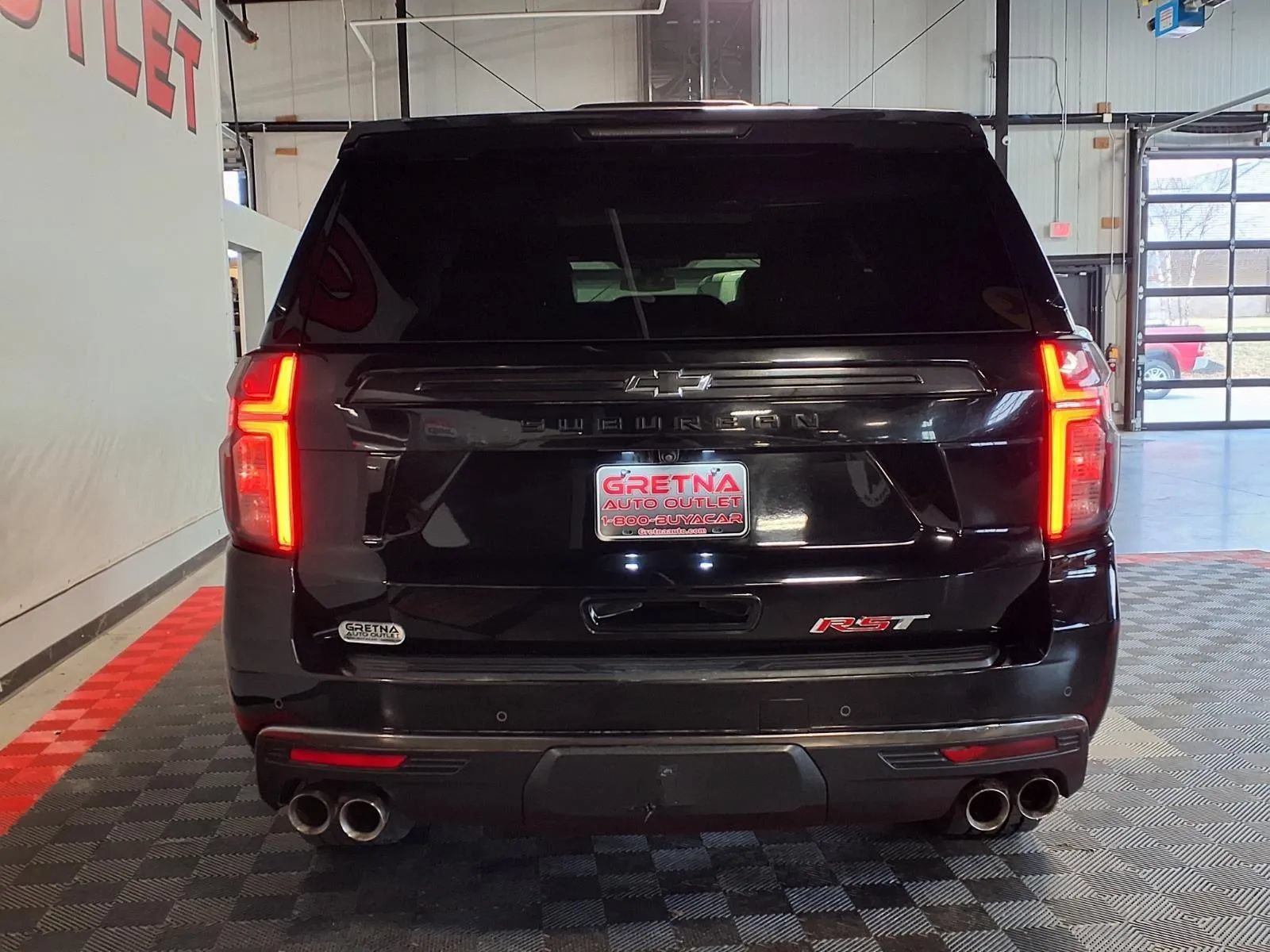 Used 2022 Chevrolet Suburban RST w/ Sport Performance Package AWD/4WD image 5