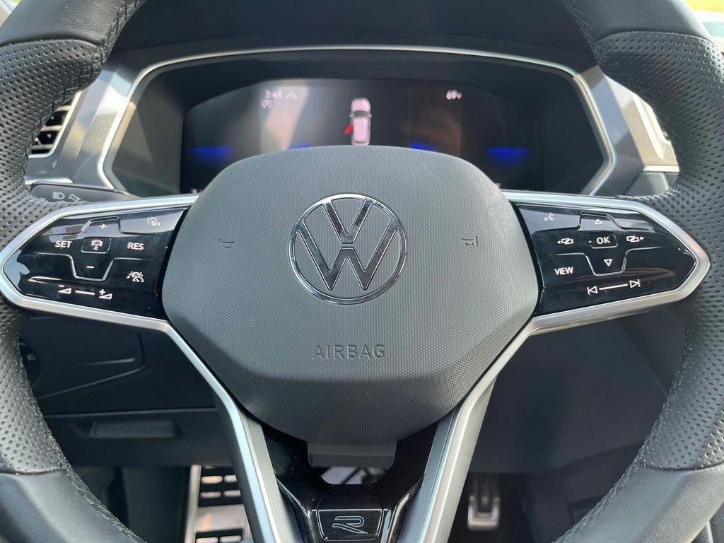 Certified 2024 Volkswagen Tiguan SE R-Line AWD/4WD image 23
