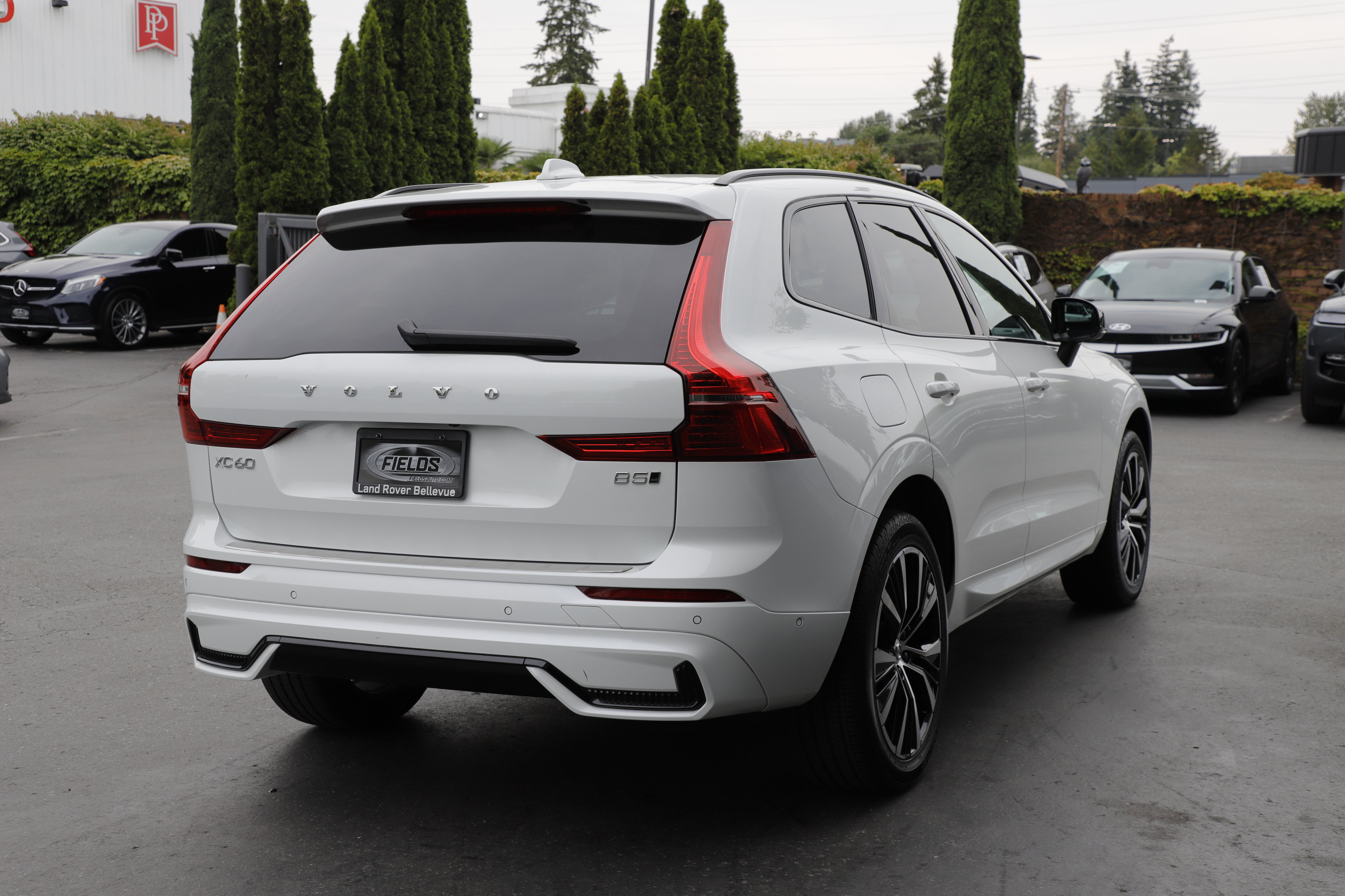 Used 2023 Volvo XC60 B5 Plus w/ Climate Package AWD/4WD image 8
