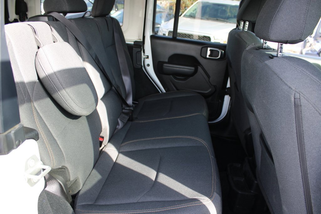 Used 2024 Jeep Wrangler Unlimited image 26