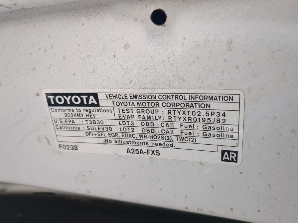 Used 2024 Toyota Sienna XSE FWD image 37