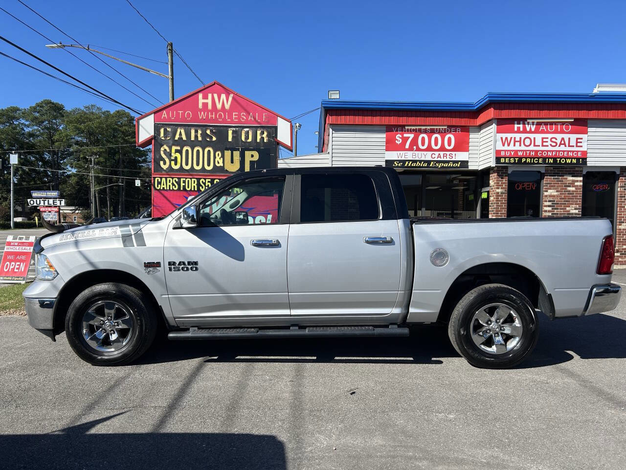 Used 2018 RAM 1500 Classic SLT image 8