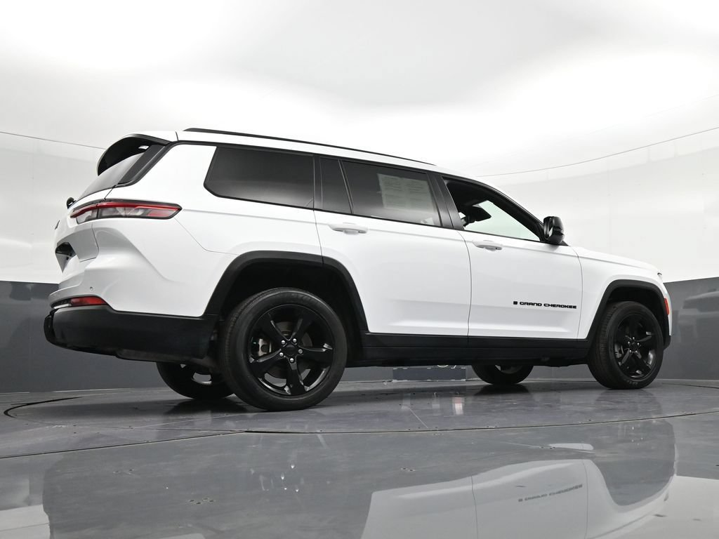 Used 2023 Jeep Grand Cherokee L Laredo RWD image 29
