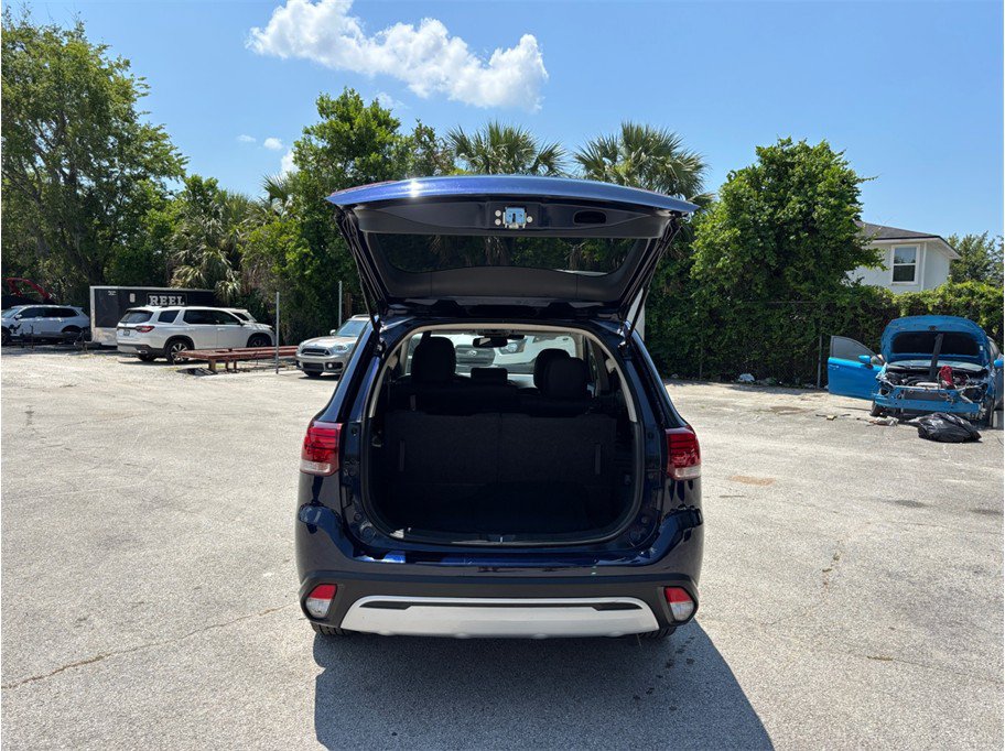 Used 2020 Mitsubishi Outlander SE FWD image 42