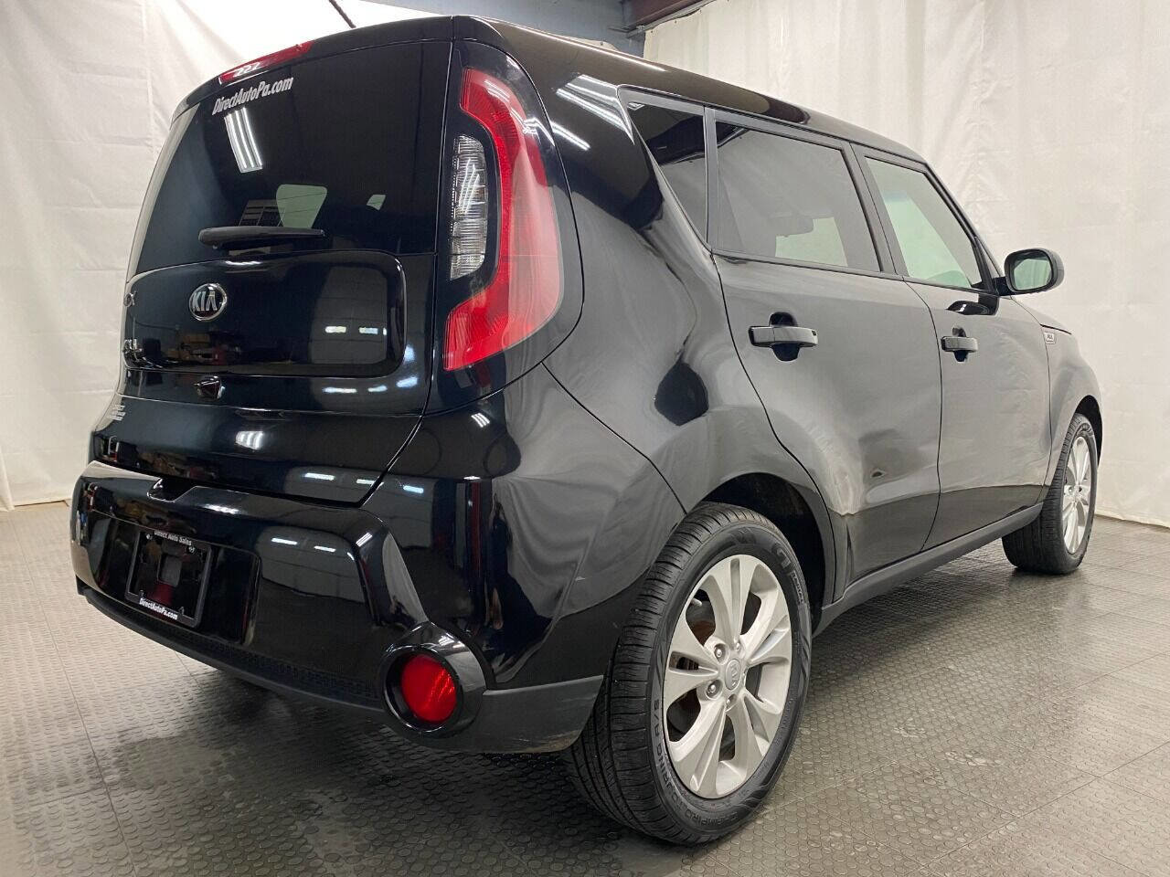 Used 2016 Kia Soul + FWD image 9